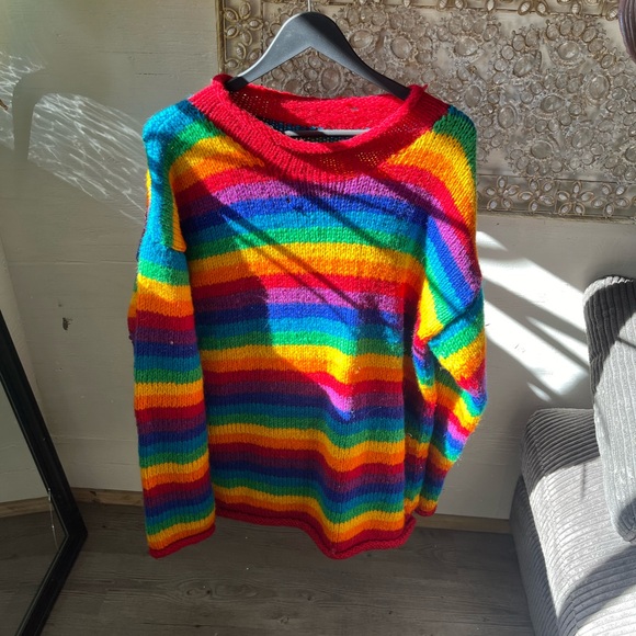 LARGE RAINBOW 🌈 🧶 KNIT PULL OVER - Picture 6 of 7
